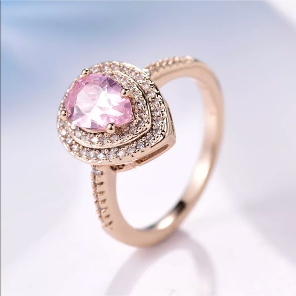 Jewelry - Size 10- 🤗18k gold pink sapphire ring